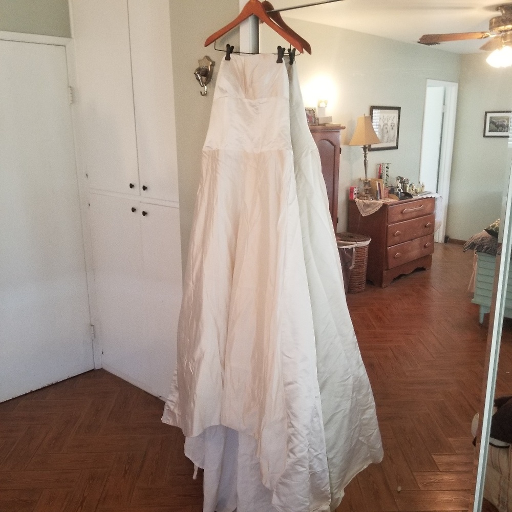 NWT CUSTOM 100% SILK WEDDING GOWN